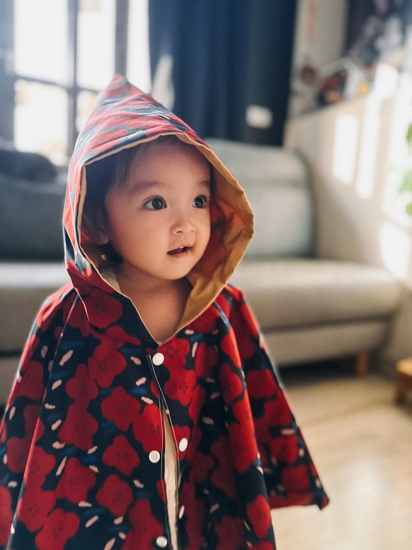 紅花防風防雨斗篷