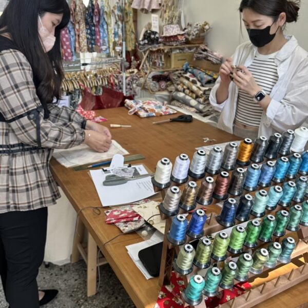 《實體體驗課程》  手縫寶寶兜兜 - 5/2、6/6 下午3:00-4:00