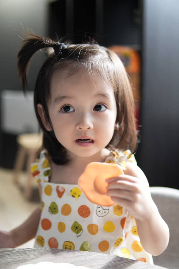 小臉 肩帶洋裝 /長大可當上衣穿/