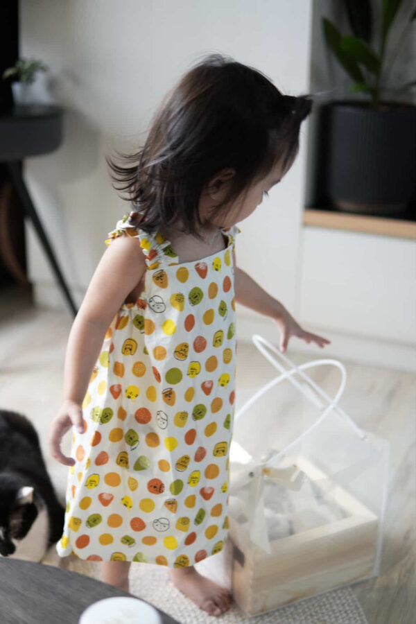 小臉 肩帶洋裝 /長大可當上衣穿/