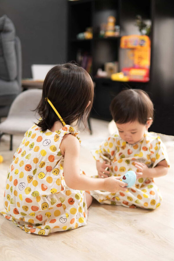 小臉 肩帶洋裝 /長大可當上衣穿/