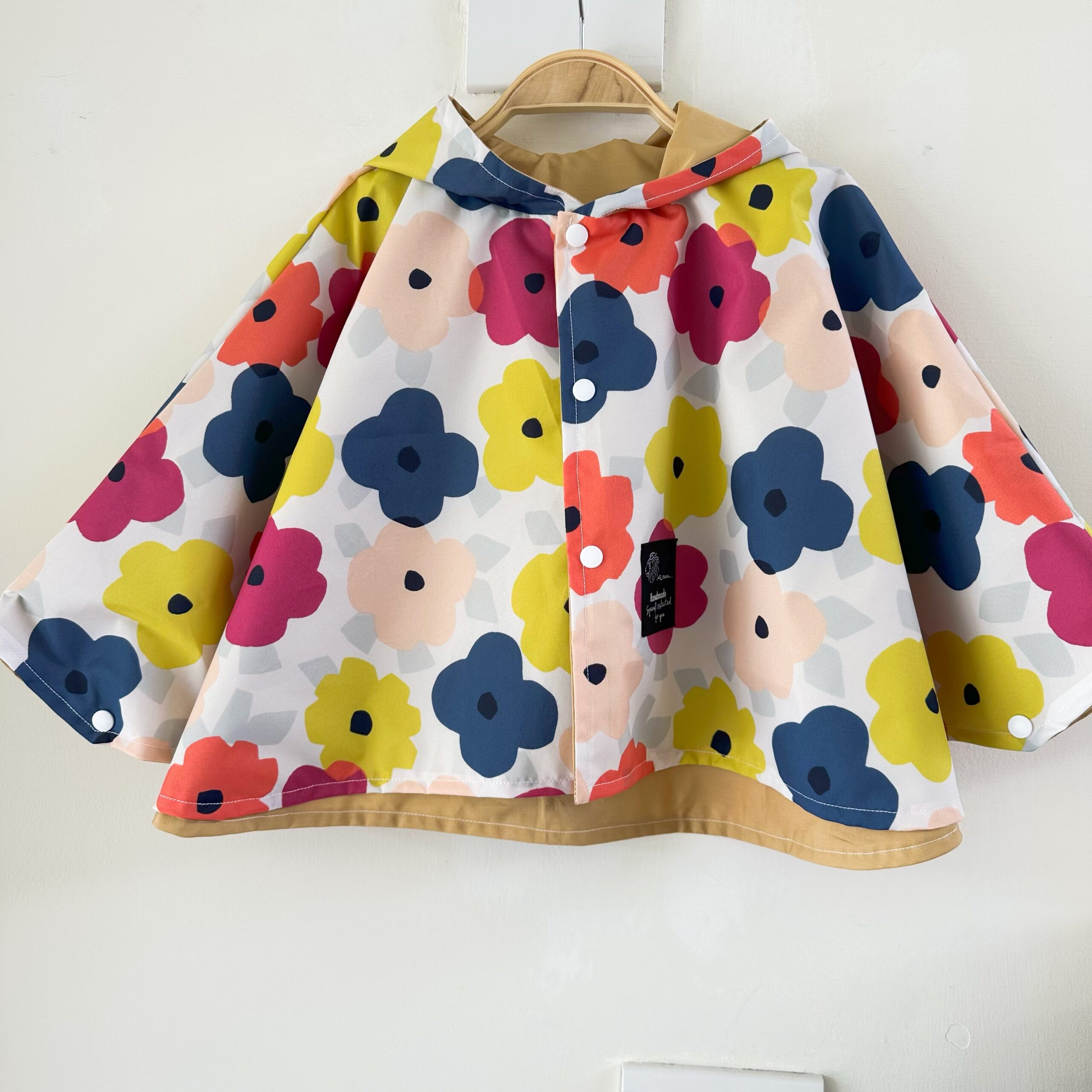 彩色大花防風防雨斗篷