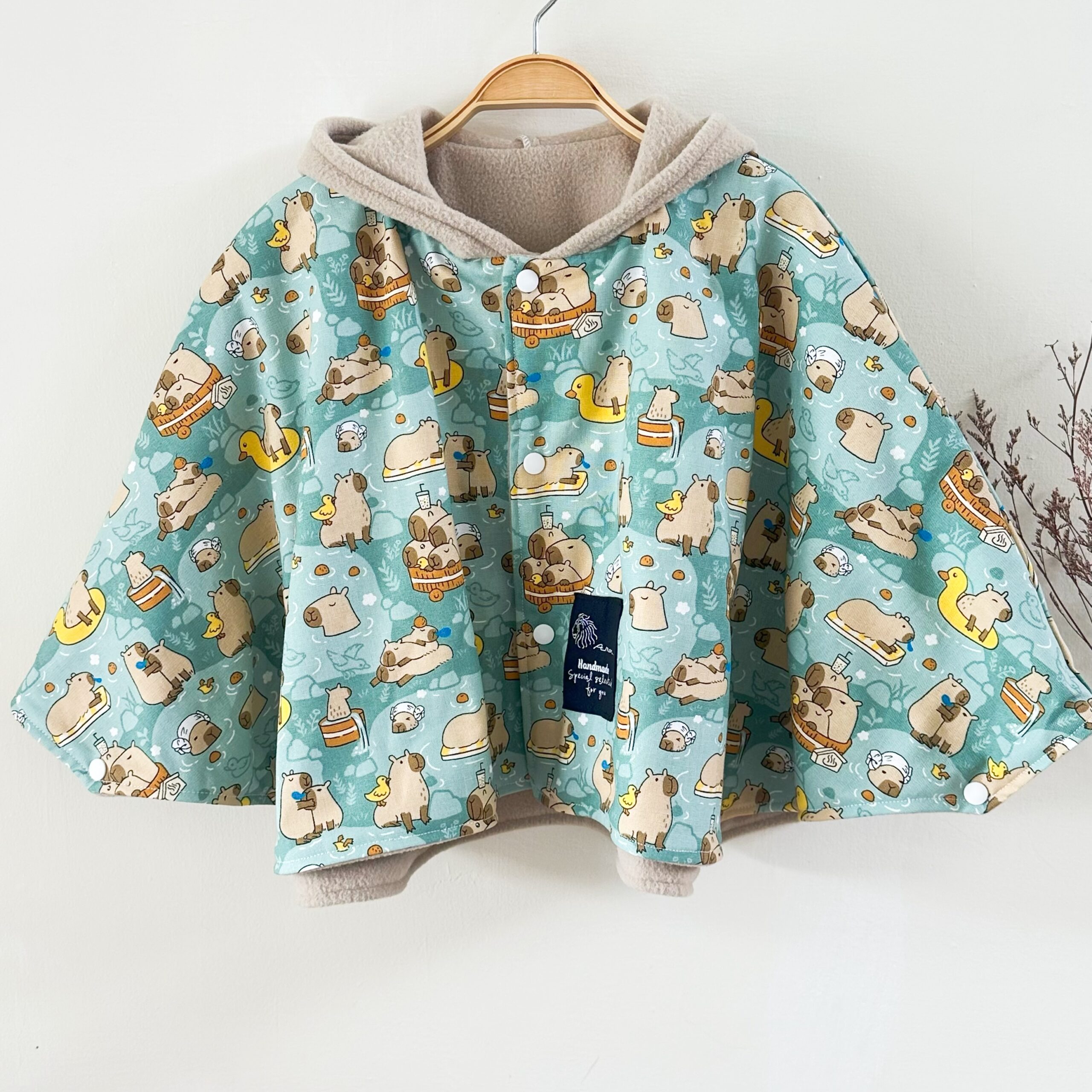 卡皮巴拉綠刷毛精靈斗篷