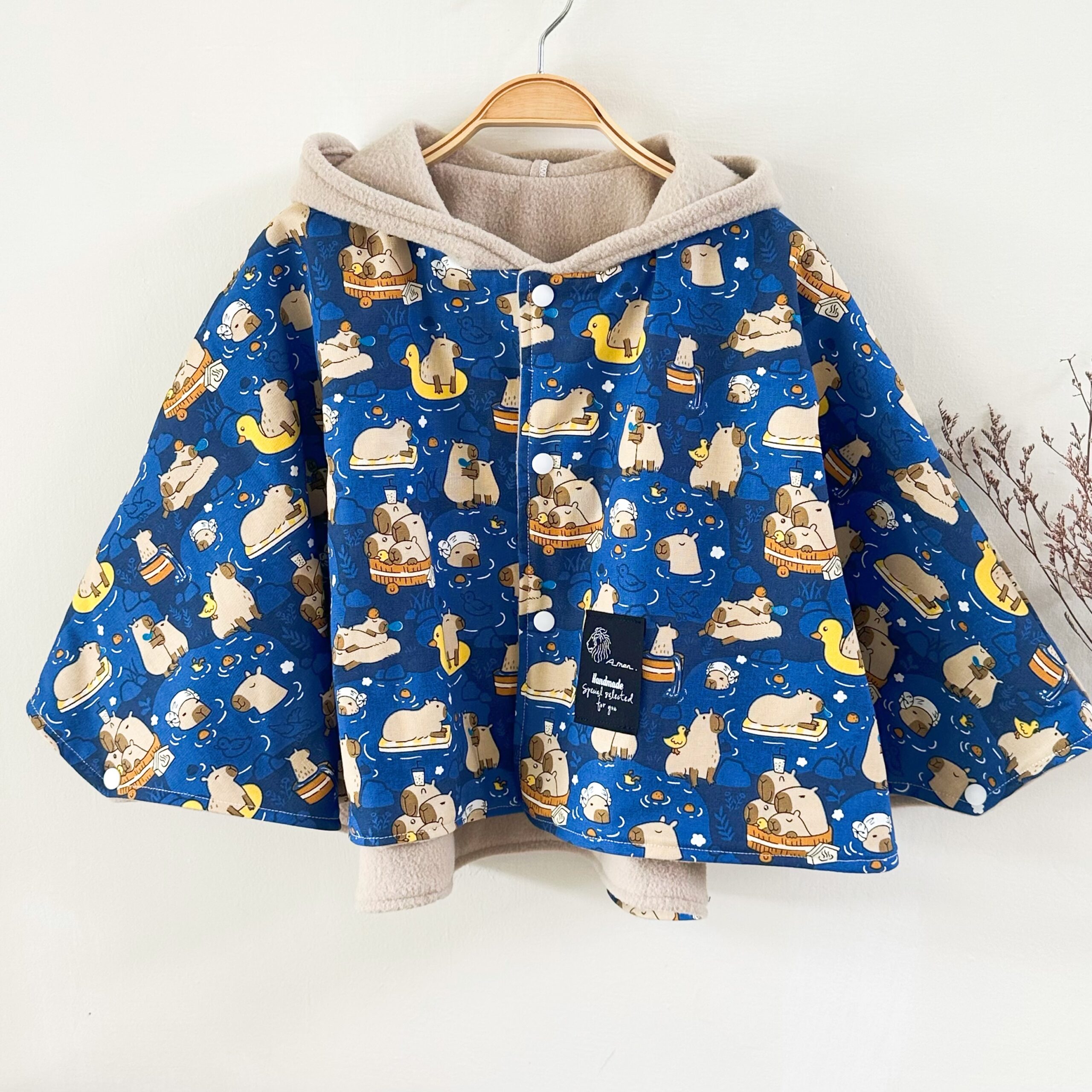 卡皮巴拉藍刷毛精靈斗篷